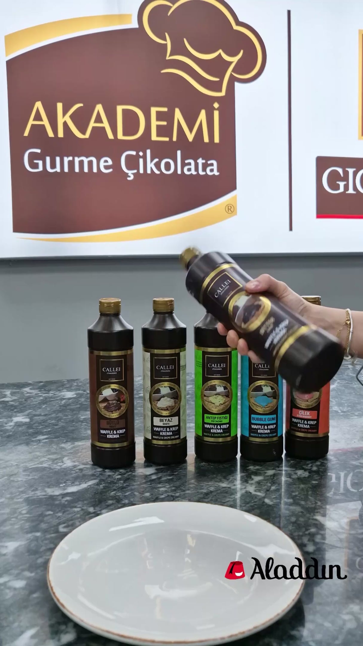 Callei Bitter Schokoladensauce für Waffel, Pfannkuchen, Crêpe & Fondue 1000gr