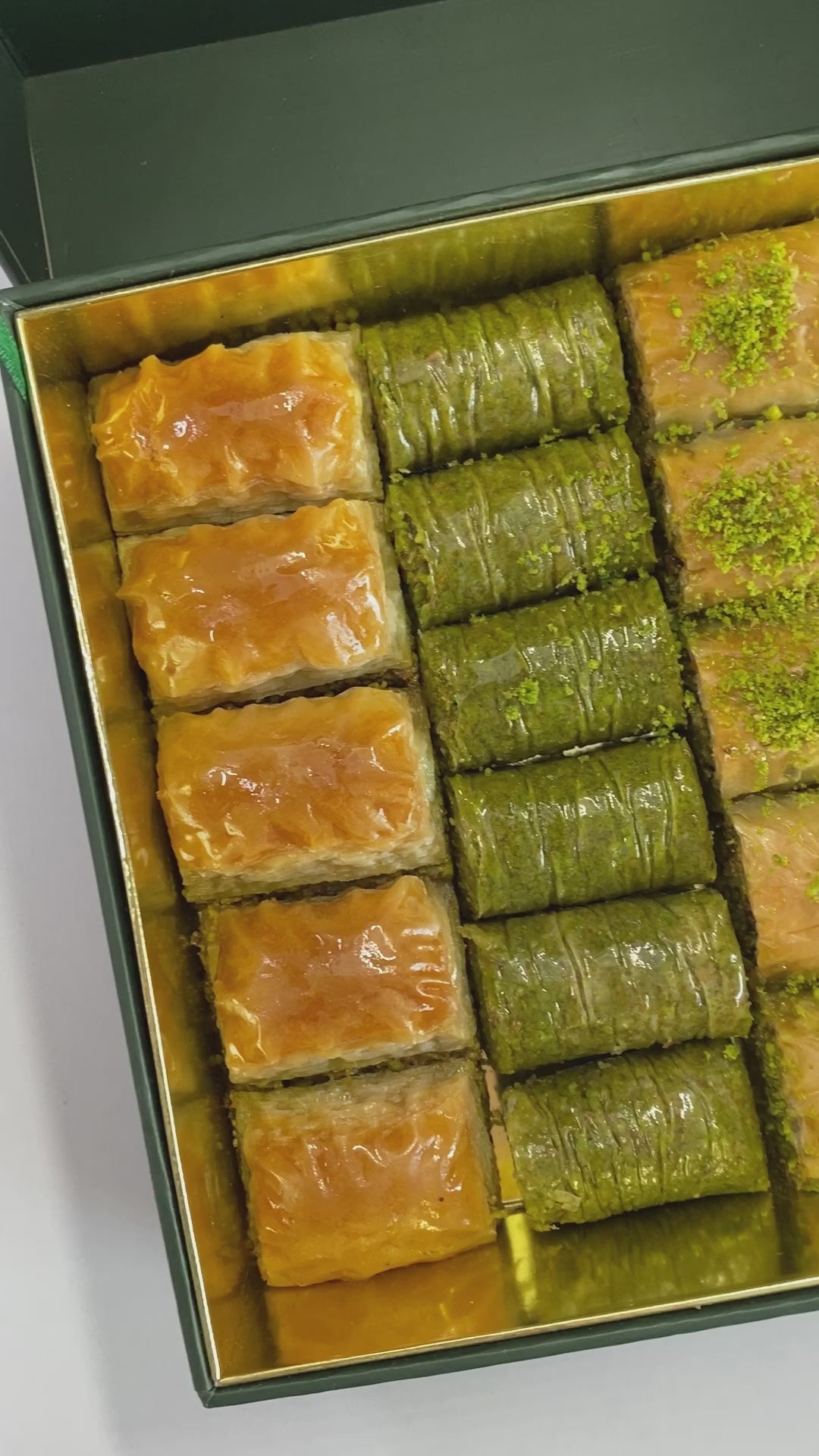 Karakoy Gulluoglu | Baklava assortito turco in confezione regalo speciale