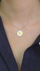 Taki | Collana con margherita gialla smaltata color oro